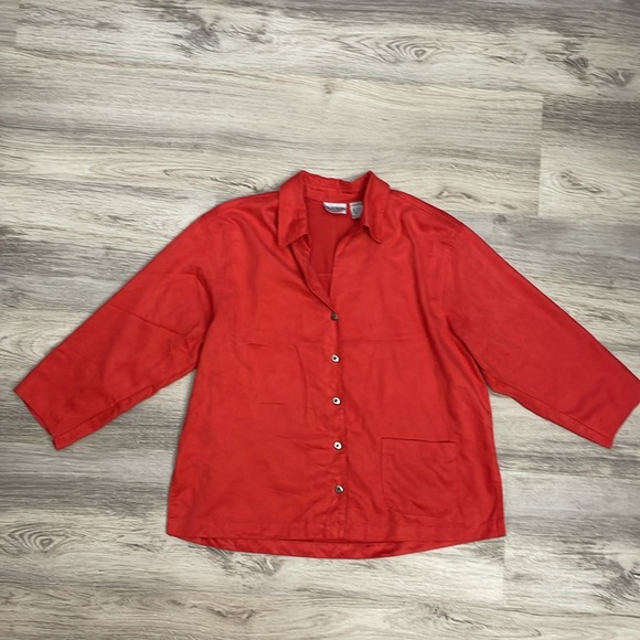 Chico's Red Faux Suede 3/4 Sleeve Button Down Shirt Size M/8 - Picture 5 of 15